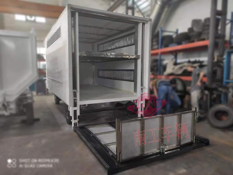 5吨厢式OD在线(中国)有限公司带垂直升降尾板工具拖车