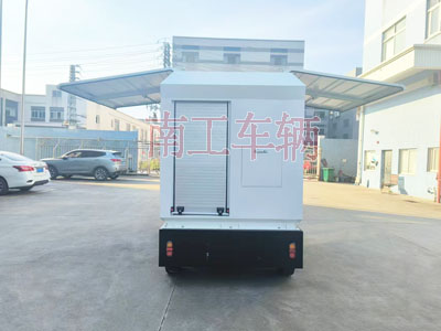 2吨电动OD在线(中国)有限公司 飞翼箱式工具拖车I.jpg